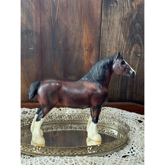 Breyer #5445 ALBA Dark Bay Sabino Clydesdale Mare - TSC 80th Anniversary (2018) - Picture 2 of 10